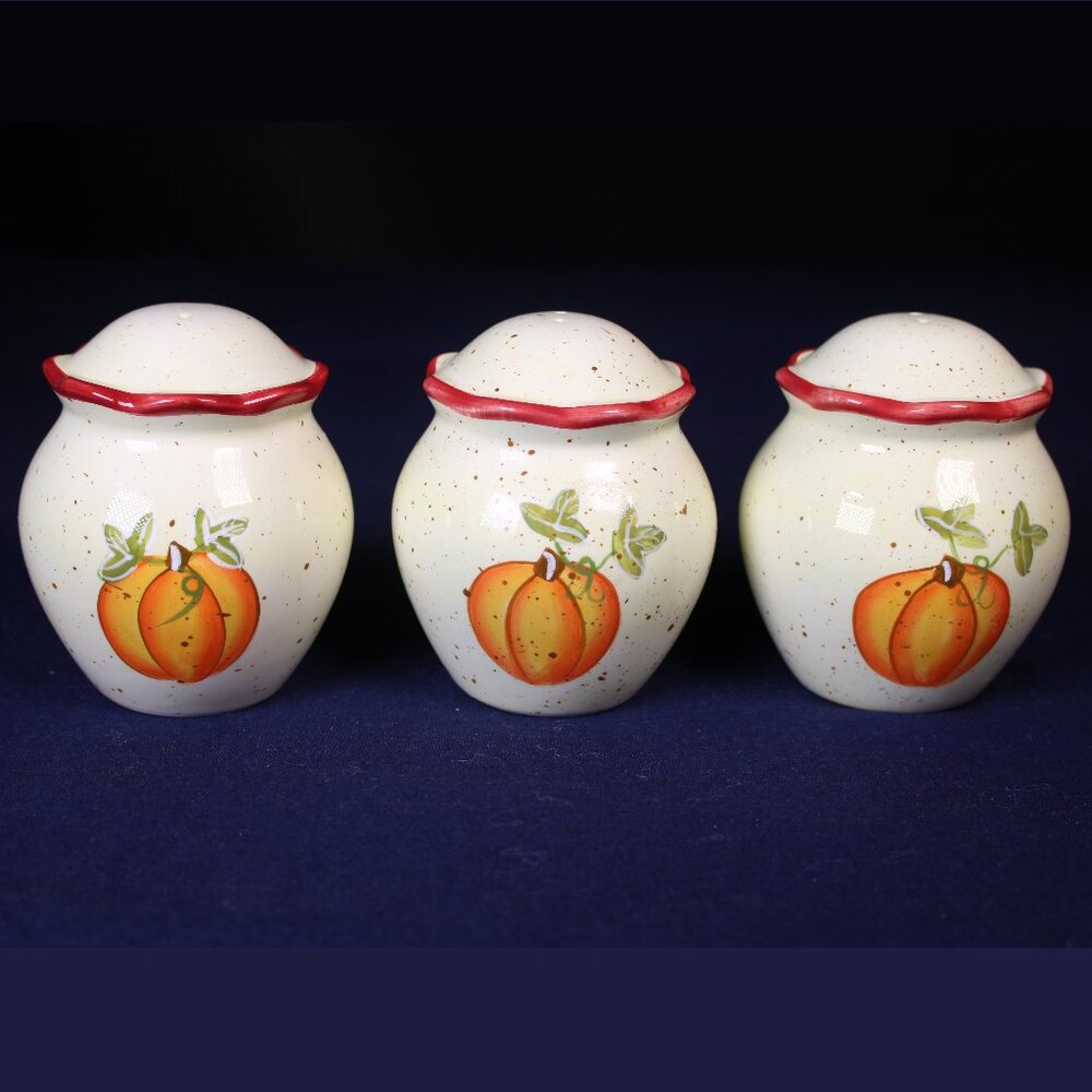 Three Oversized Shakers For Your Favorite Flavorings